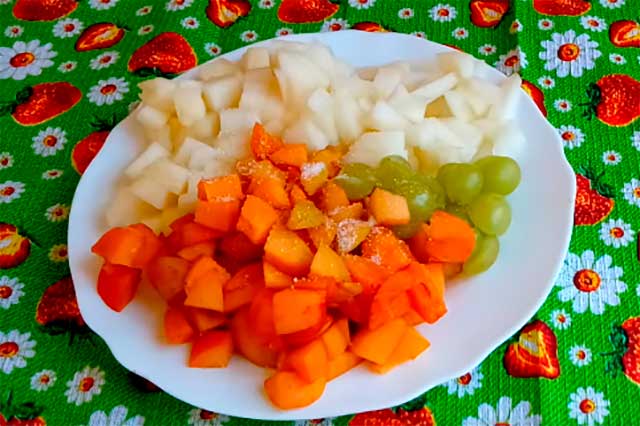 фрукты кусочками